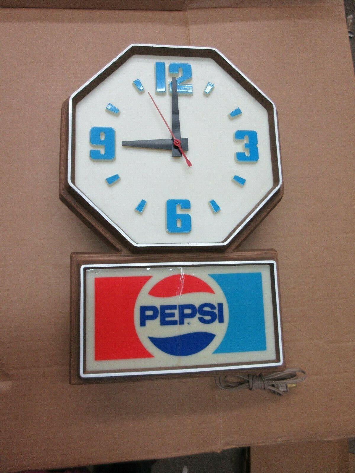 Vintage 1970s Pepsi Hanging Wall Clock Sign Advertisement  B19