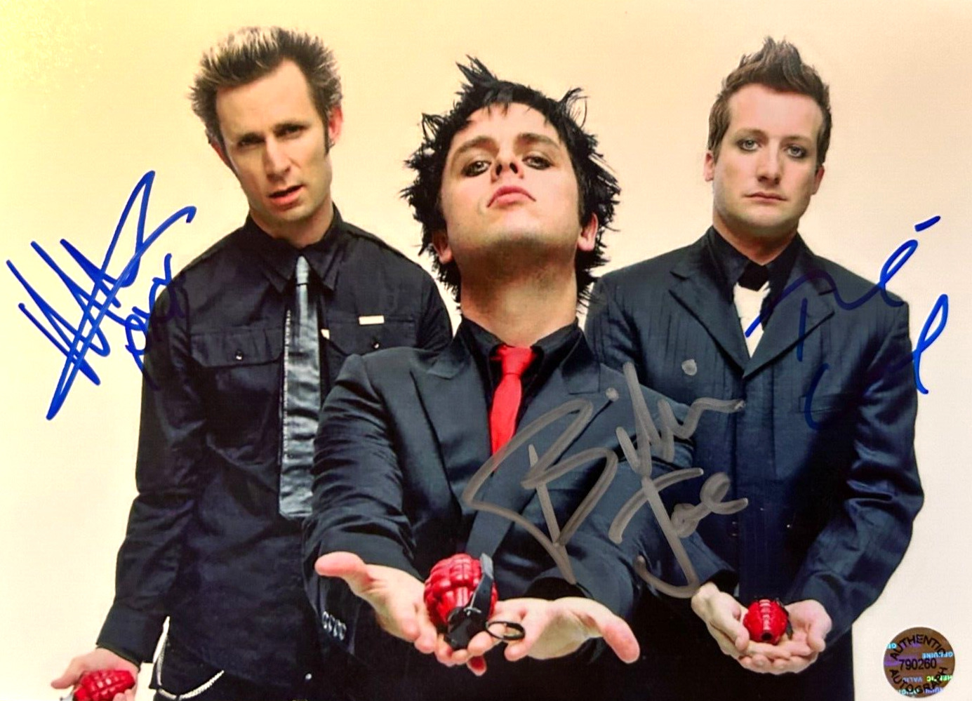 GREEN DAY Band Hand Signed 7x5