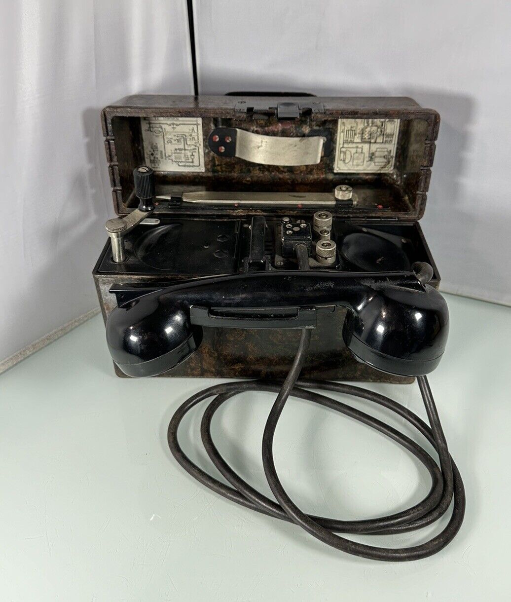 Original WW2 German Field Phone FF33 - Complete with/ Hard Case, Crank & Phone