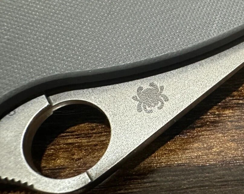 Spyderco Paramilitary 2 PM2 Maxamet C81GPDGY2 FACTORY SECOND ***MICRO PITTING***