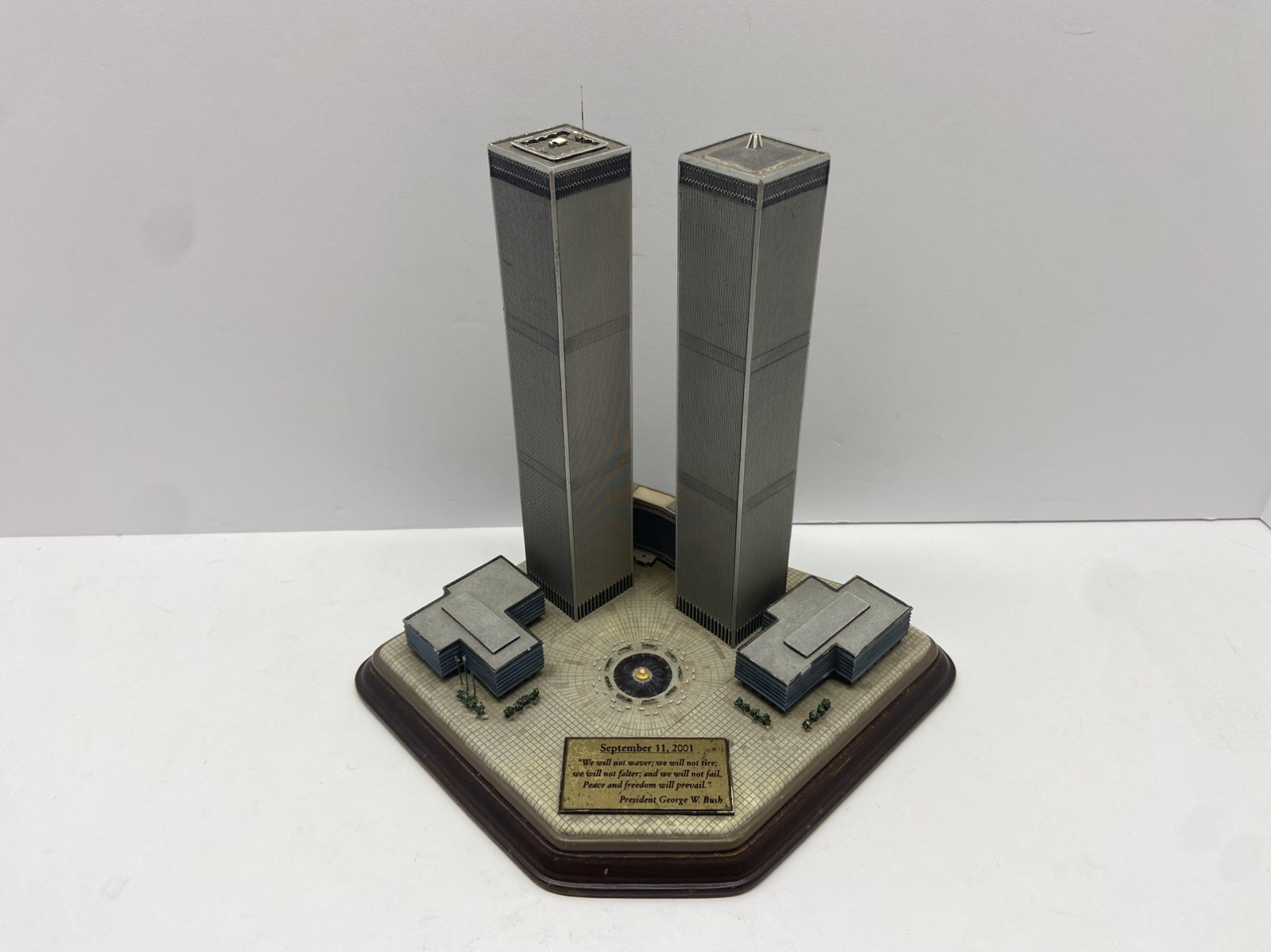 Danbury Mint 9/11 World Trade Center WTC Twin Towers Commemorative Model Read