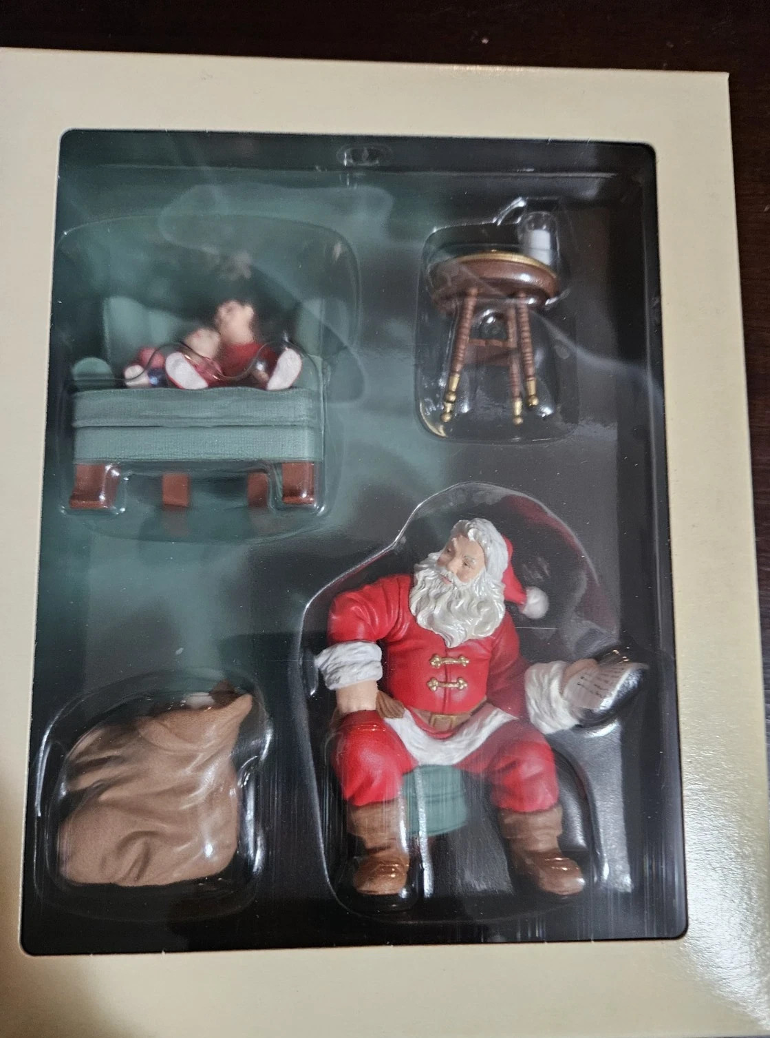 Hallmark Keepsake Santa’s Big Night Ornament Collectors Club Membership Set