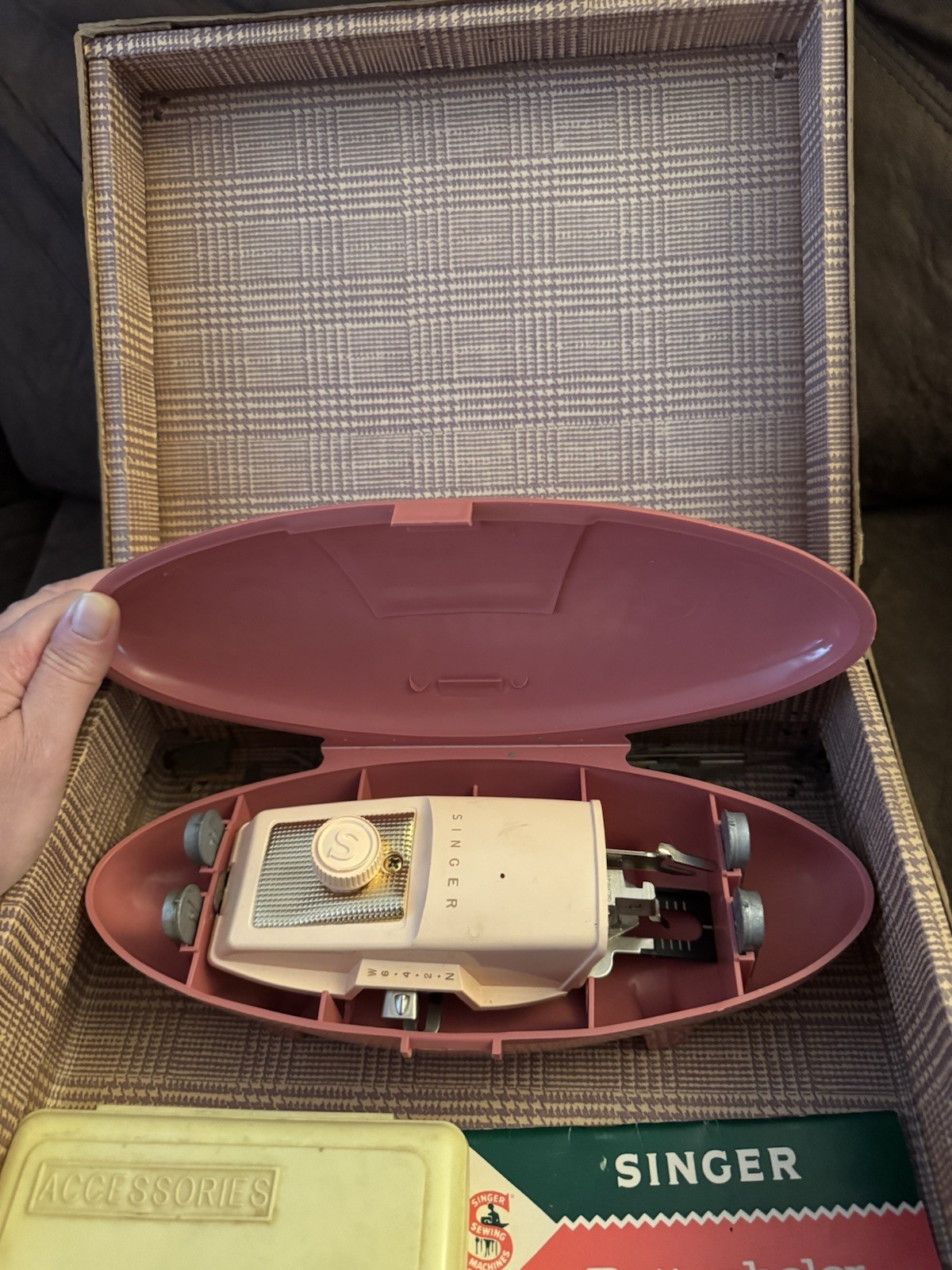 SINGER Sewhandy Vintage Original Child-Sized Sewing Machine w/ Pink Case