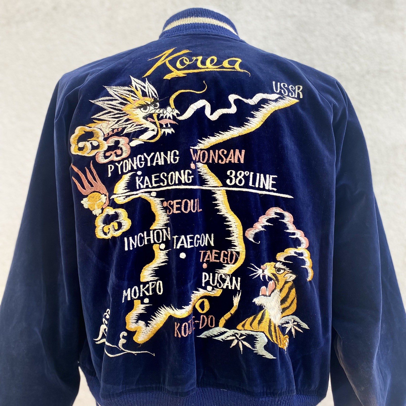 Vintage 1950s Korean War Sukajan Souvenir Reversible Velour Map Jacket Size S/M