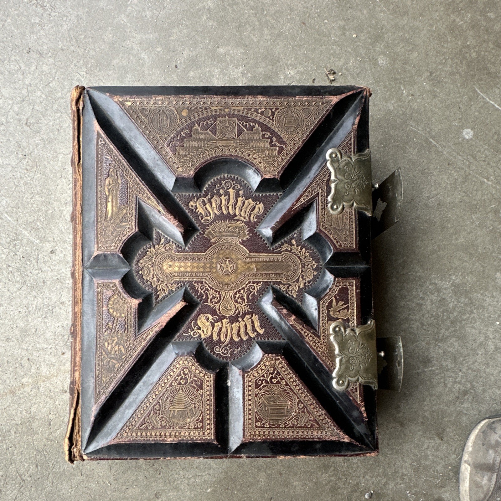 1890s Antique German Luther Bible Conroy & Crotty Minneapolis Ornate Clasp