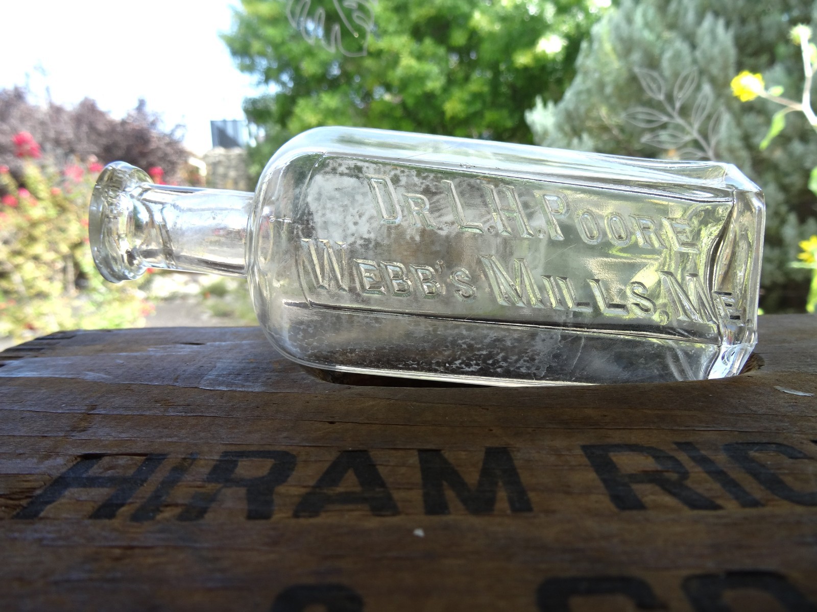 Extremely Rare Antique Pharmacy Bottle – Dr. LH Poore Webb’s Mills Maine