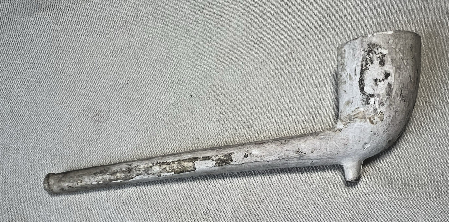 Antique Vintage Old White Clay Tobacco Pipe  Z