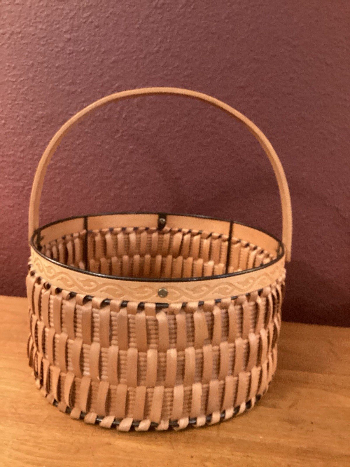 Vintage Longaberger Woven 12 Inch Diameter Basket With Embossed Rim Detail