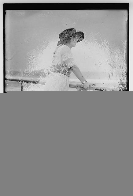 Photo:Amelita Galli-Curci Portrait ca 1915 1920