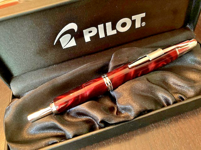 Pilot Vanishing Point SE Marble Red Fountain Pen (Medium Nib) Brand New In Box