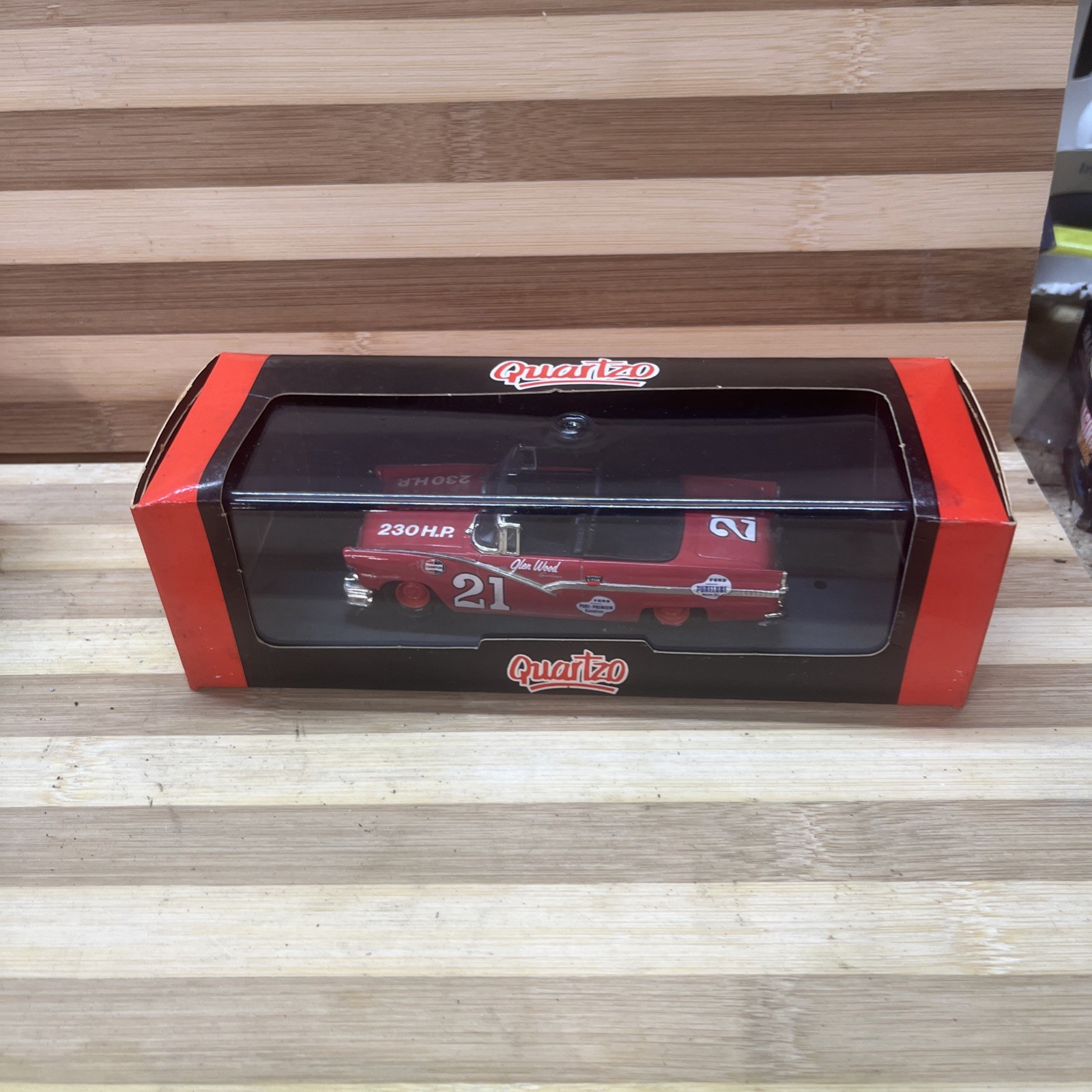 1/43 Scale Quartzo Ford Fairlane #21 Glen Wood