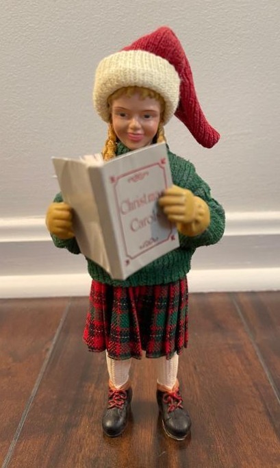 Clothtique Possible Dreams Girl Caroler 2001 22494