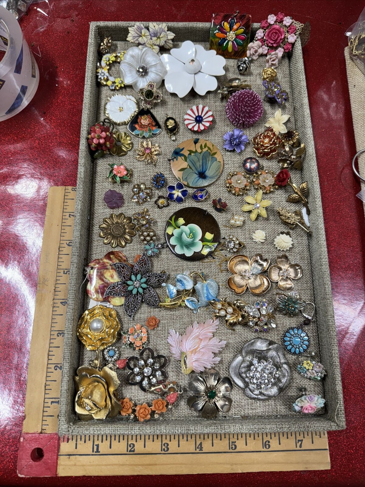 Flowers Mixed Junk Drawer Jewelry Lot Vtg- Mod Charms, & More J-24