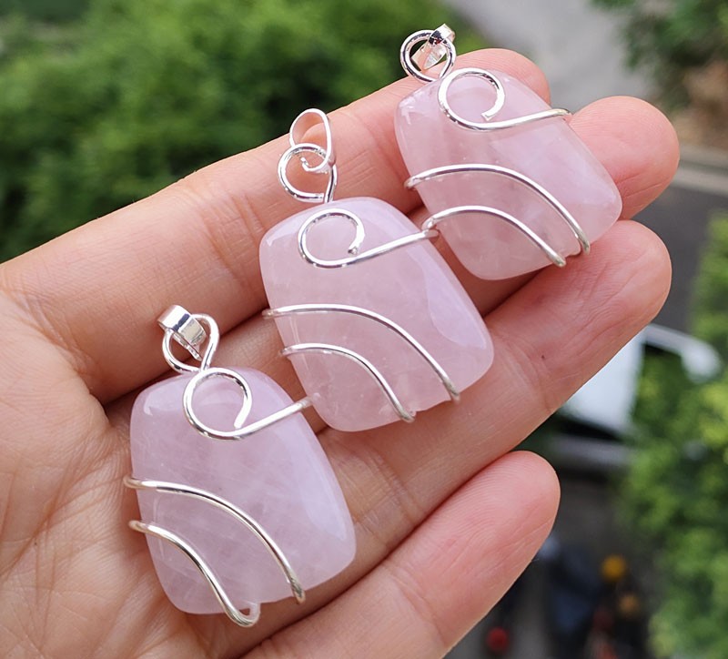 10pcs Cute Rose Quartz Gems Pendants stone Chakra Reiki Luck Amulet