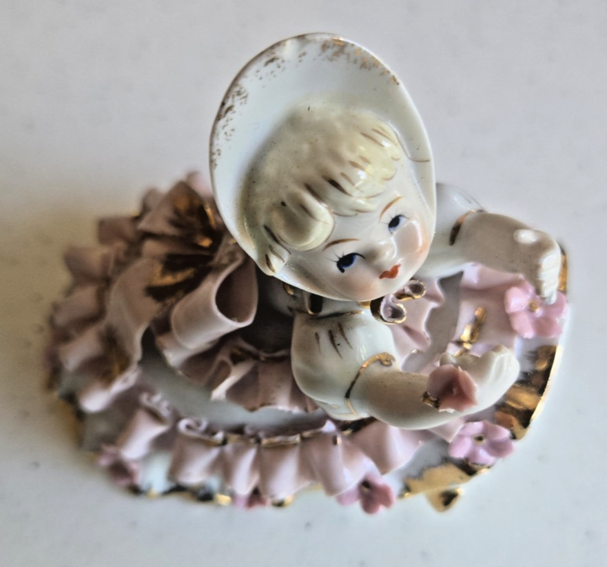 Vintage Lefton # 1412 Girl Figurine
