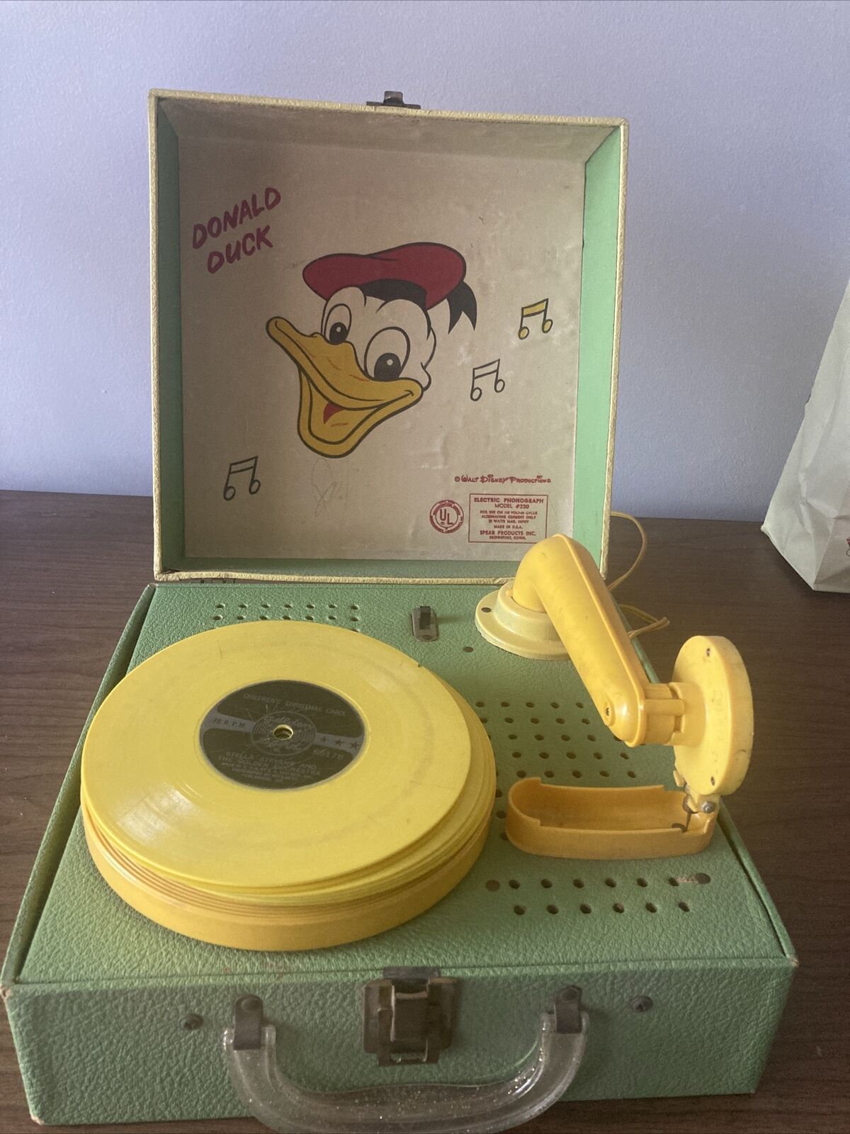 WORKING - Rare Beautiful 1960 Vintage Disney Donald Duck Record Player Spear
