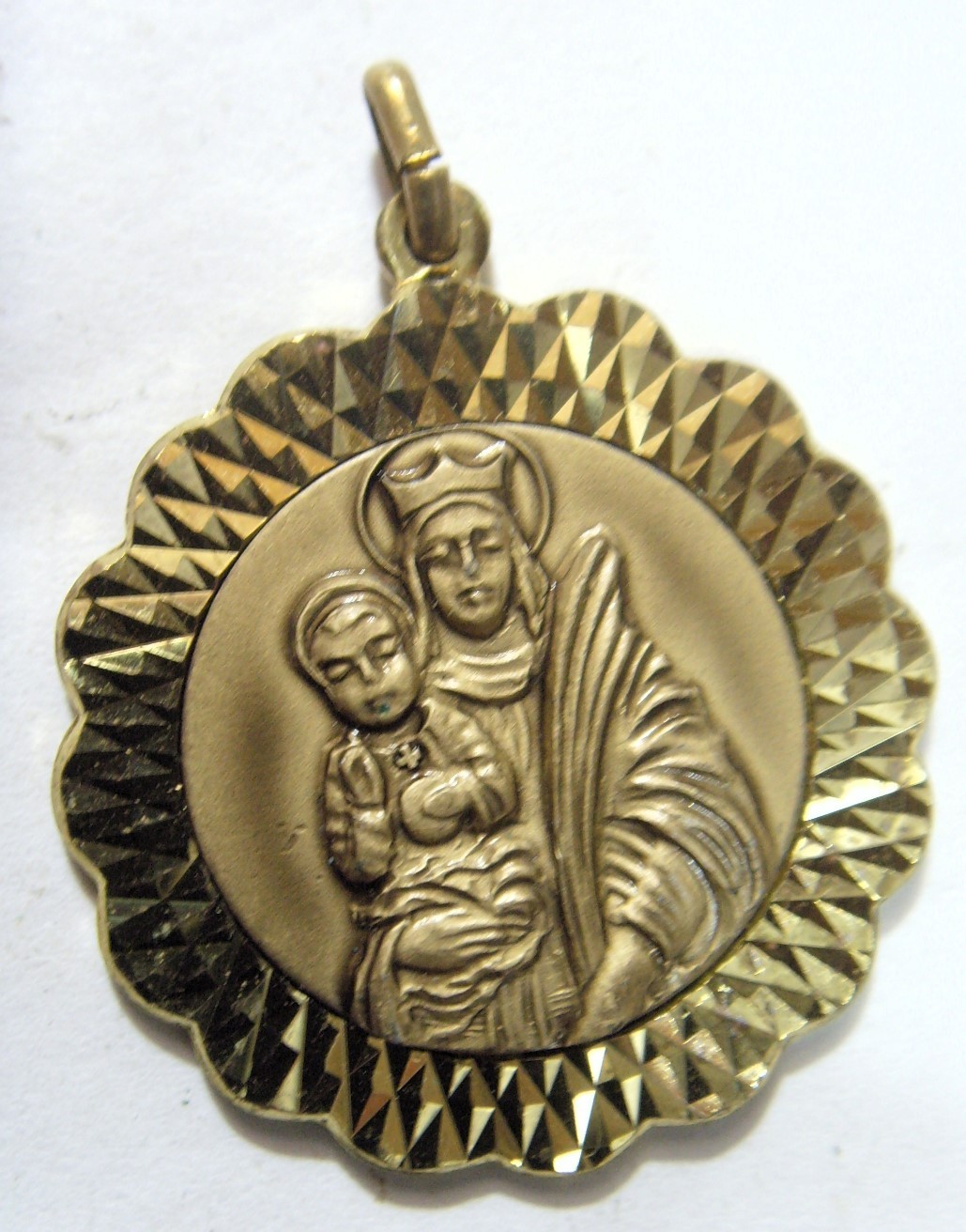 vintage  33 mm catholic Saint Mary our Lady of Queen of Martyrs pendant 54149