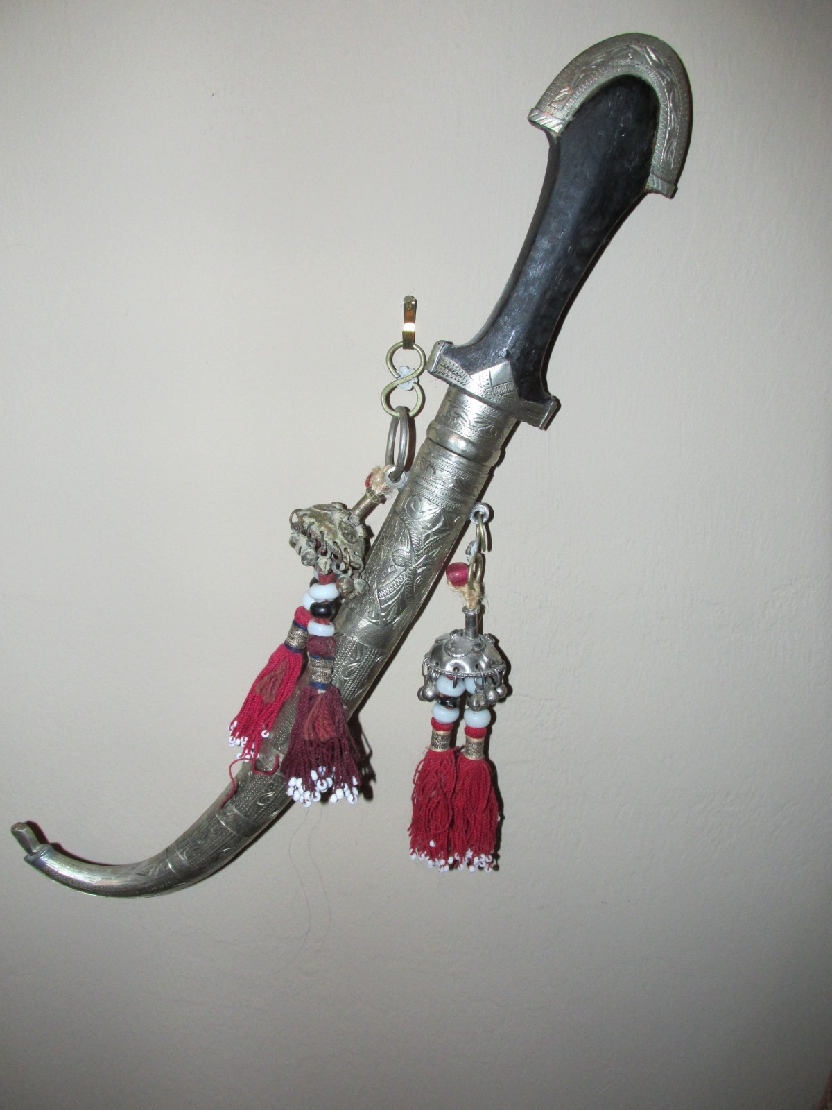 Vintage Middle Eastern Moroccan Curved Ceremonial Dagger Metal Sheath 17