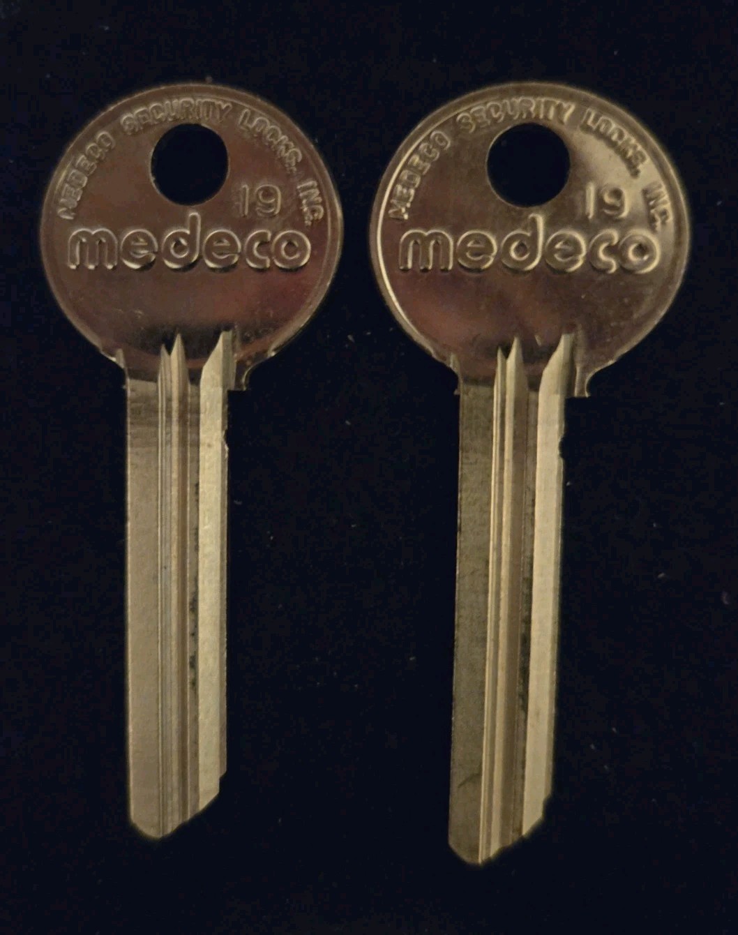 2 Medeco ORIGINAL 19 Key Blanks For MAXUM/KNOX