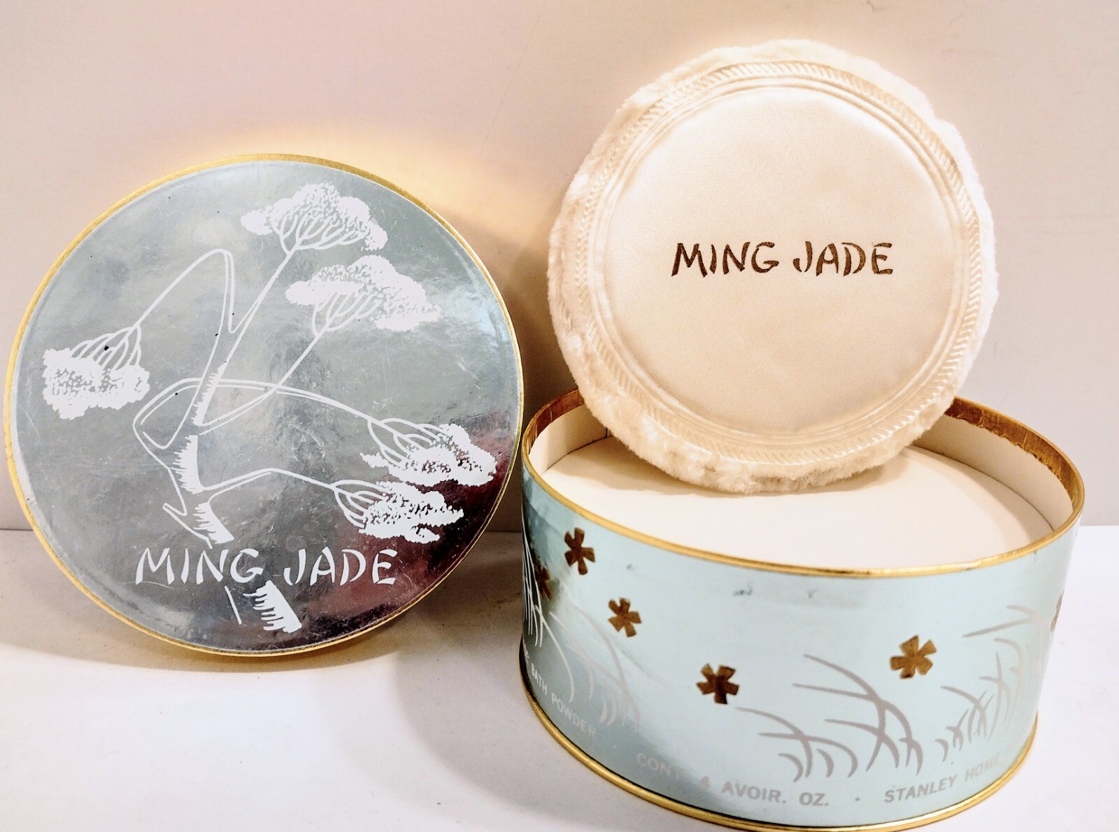 Vintage NOS Ming Jade Dusting Powder Stanley Home Products 3 x 4.5 x 4.75