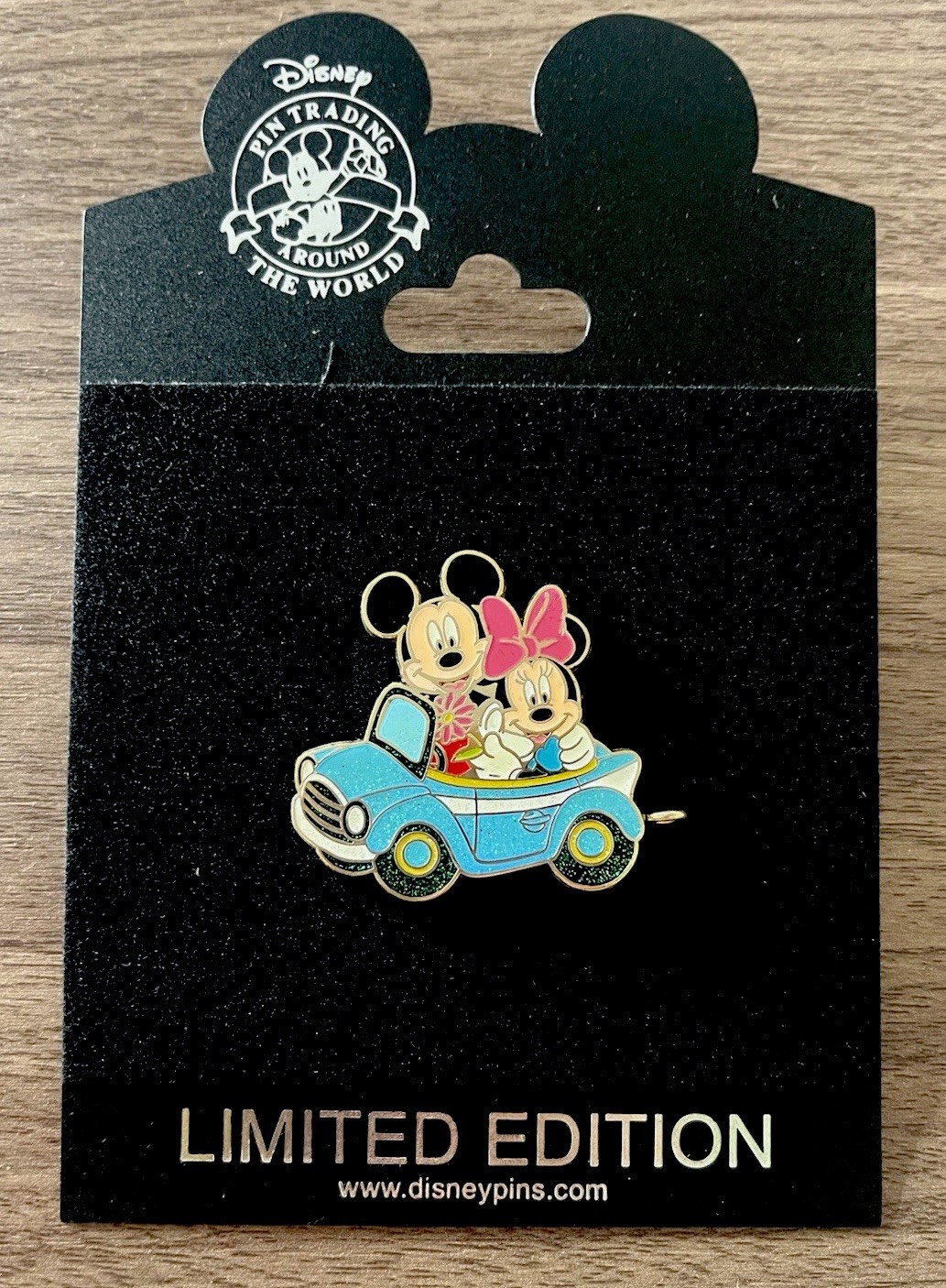 LE 100 Disney Shopping Car Parade Minnie & Mickey Mouse Pin 2010 Rare