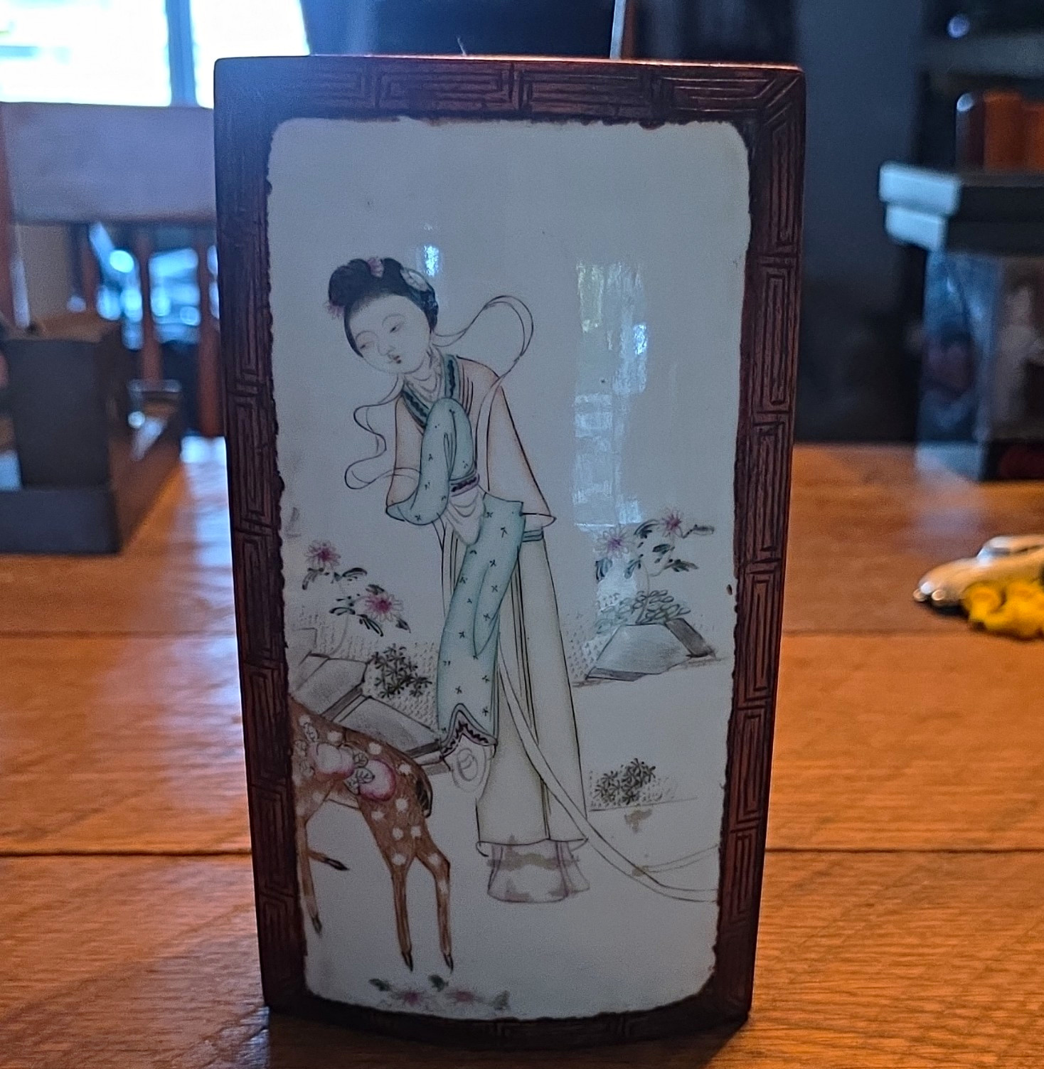 Vintage Late Qing Dynasty Chinese Carved Box W/Family Rose Porcelain Inlay Plaqu