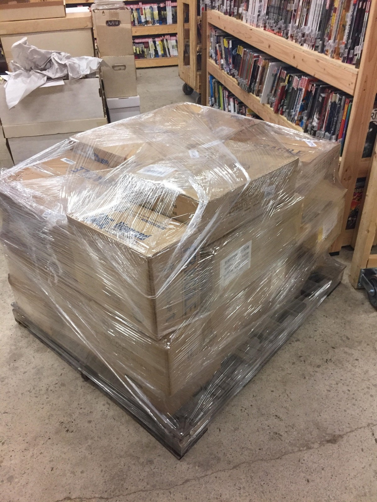 Mixed Graphic Novel Book Pallet Marvel DC Archie Comics Titan Omnibus Epic Coll