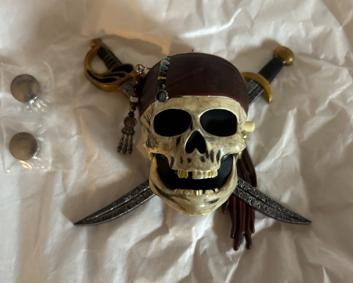 HALLMARK PIRATES OF THE CARIBBEAN CHRISTMAS TREE ORNAMENT 2013 