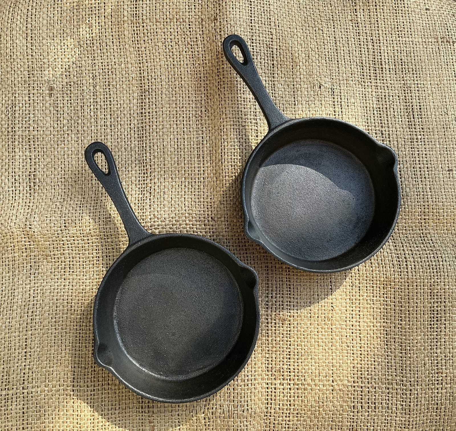 2 Cast Iron Skillets 5” Unbranded China Clean Seasoned Pour Spouts Excellent