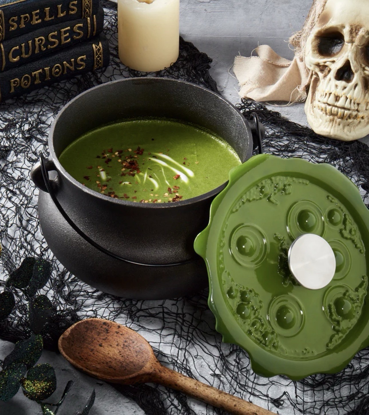 Smith and Clark 4-Quart Cast Iron Cauldron Pot with Green 'Bubbling' Lid In Hand