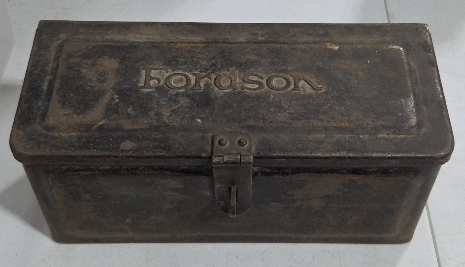 Vintage FORD FORDSON Metal TRACTOR Embossed UTILITY BOX  With LOCKING CLASP