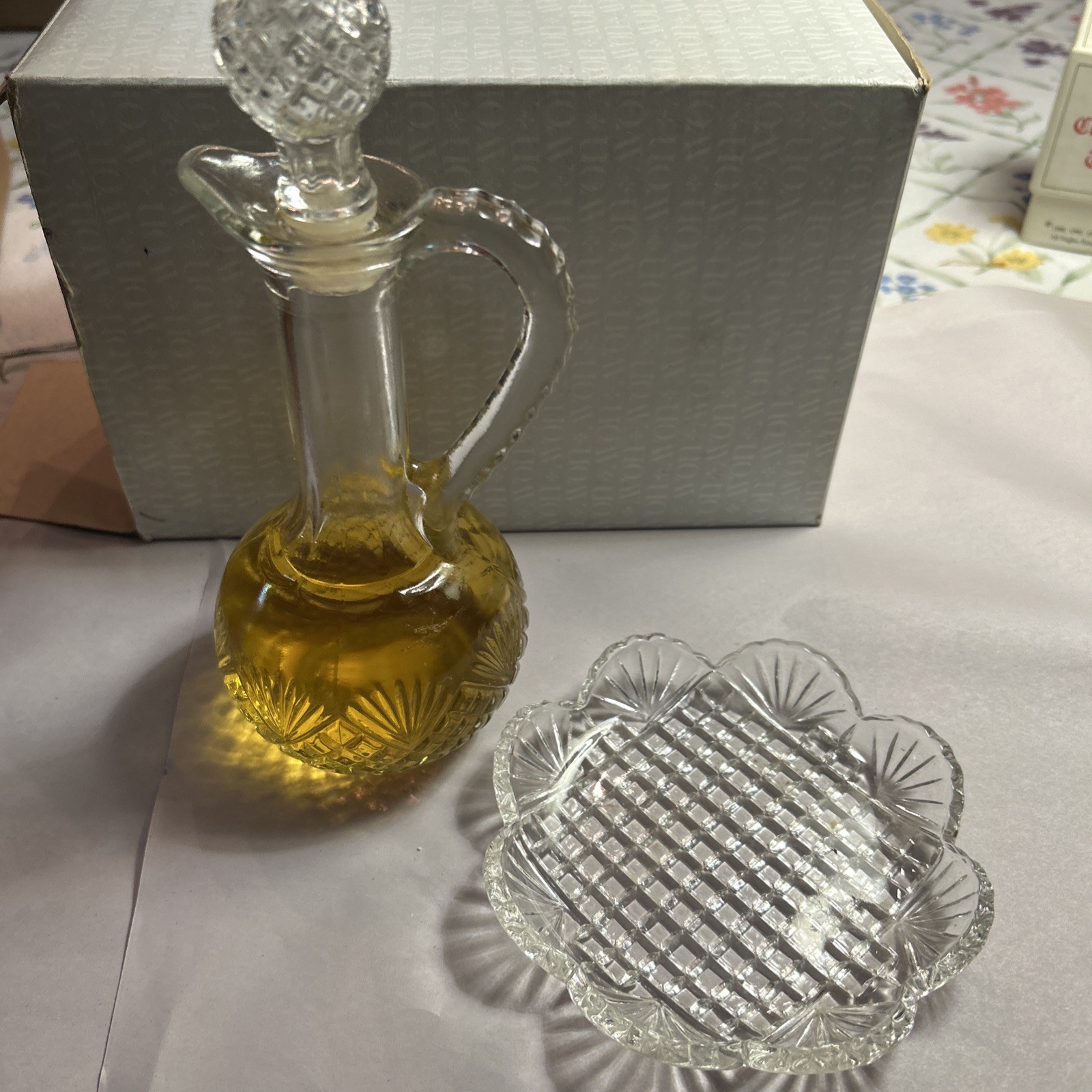 Vintage Avon Cruet Cologne Set in Box, Moonwind Cologne. Excellent Condition