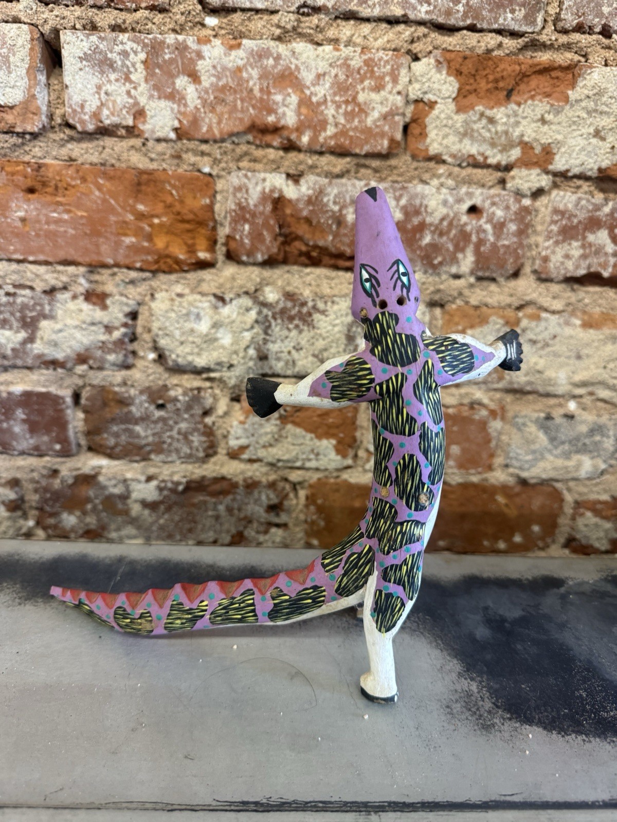 Vintage Handmade Oaxacan Alebrije Figurine Folk Art Vintage Handmade Oaxacan Alebrije Figurine Folk Art