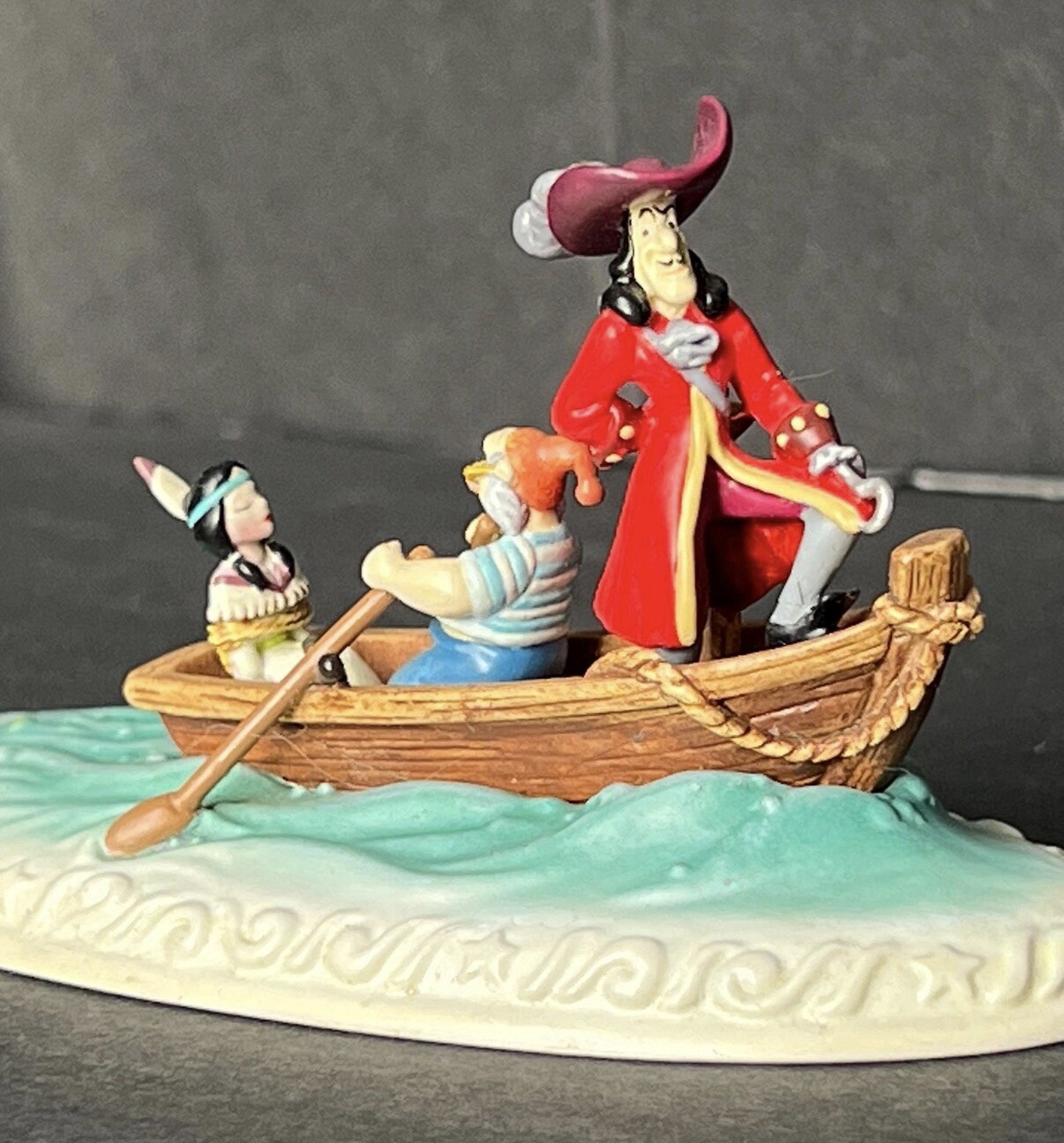 OZLEWSKI FIGURINE CAPTAIN HOOK “ KIDNAPPED” COA