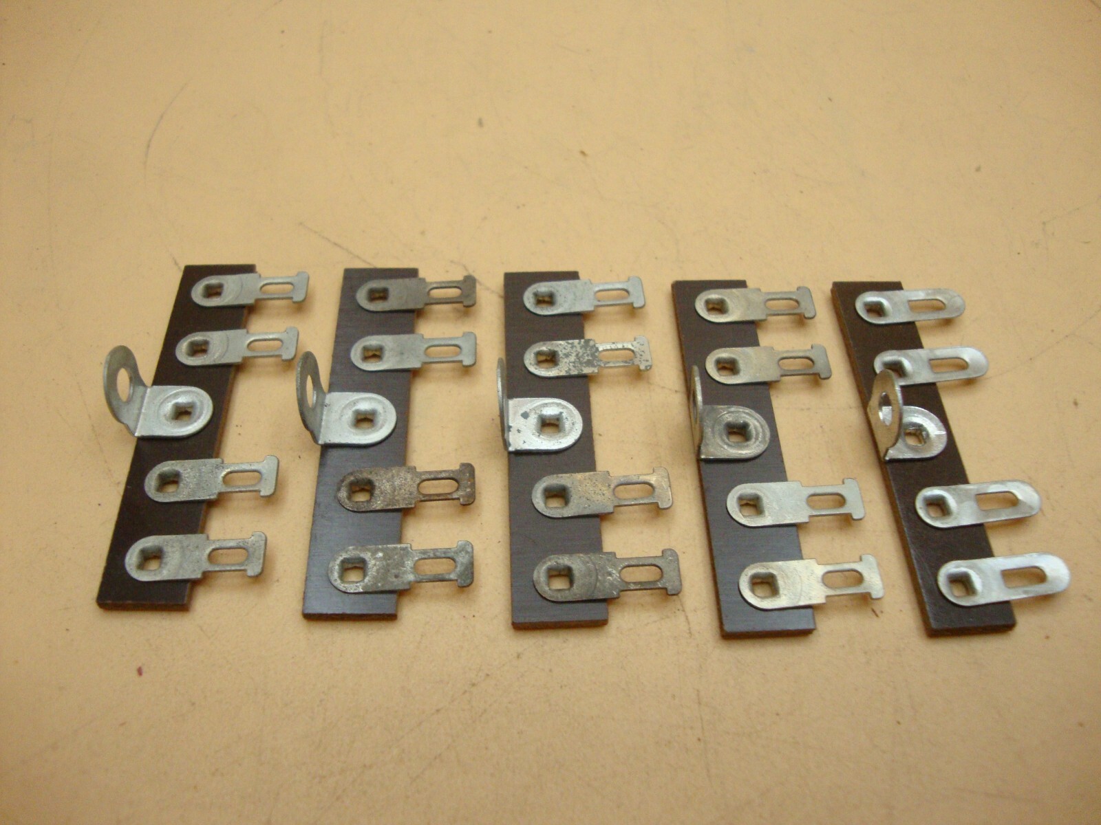 Terminal Strip, 4 Lug, 0 Lug Common, Phenolic Terminal NOS  (M235) (Qty 5)