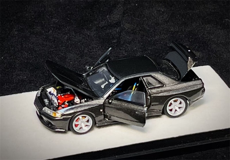 PGM 1:64 Scale Metallic Grey Diecast Model Car - Ideal For Car Collectors Gifts