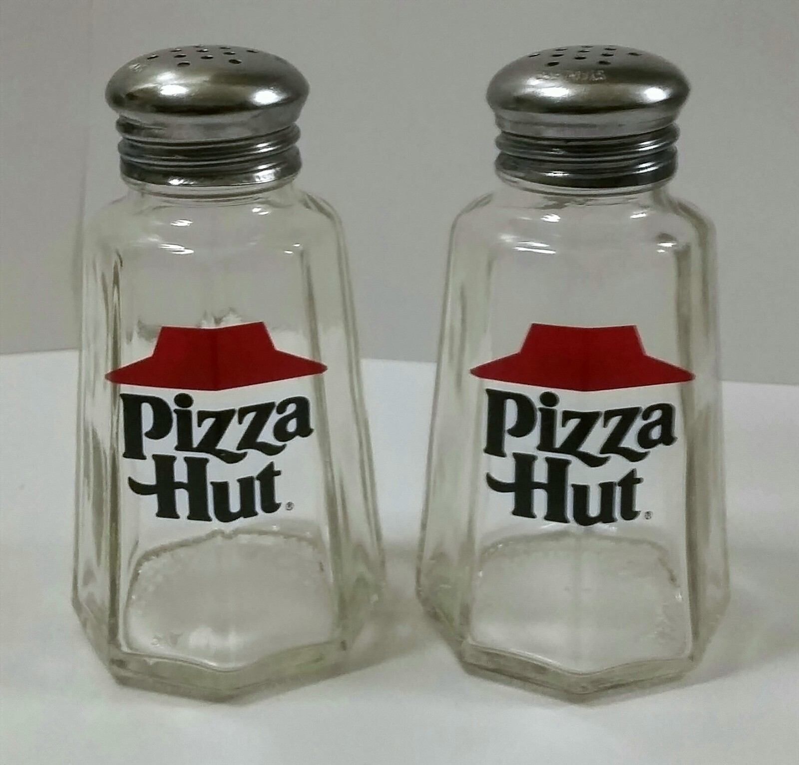 A Nice Set of Pizza Hut Salt & Pepper Shakers 3¾