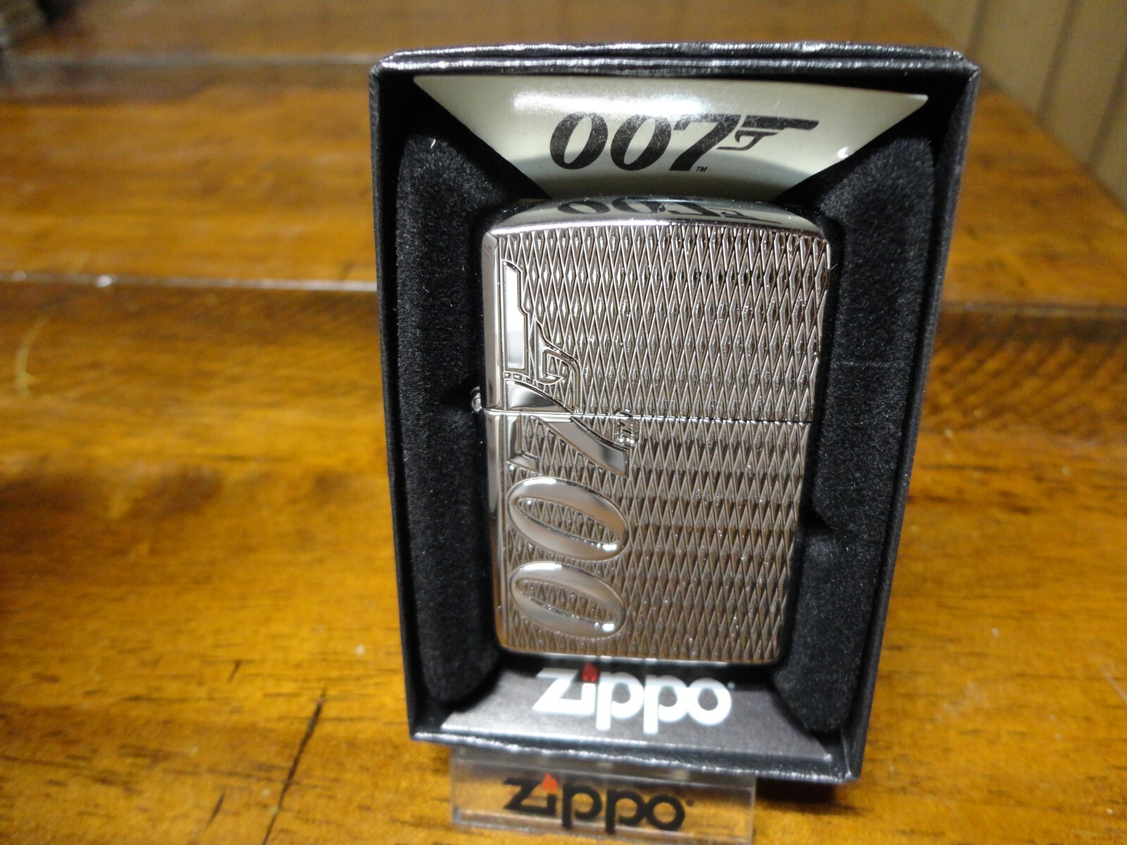 JAMES BOND 007 HIGH POLISH CHROME ARMOR ZIPPO LIGHTER MINT IN BOX