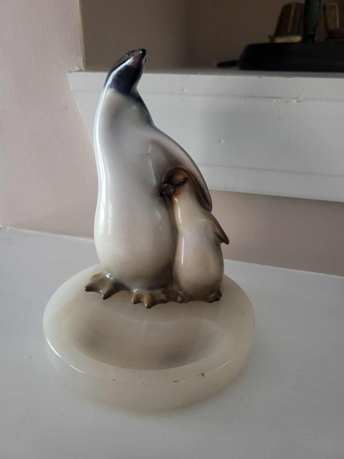 Emperor Penguin with Baby Chick Figurine – Hand-Painted Wildlife Decor READ