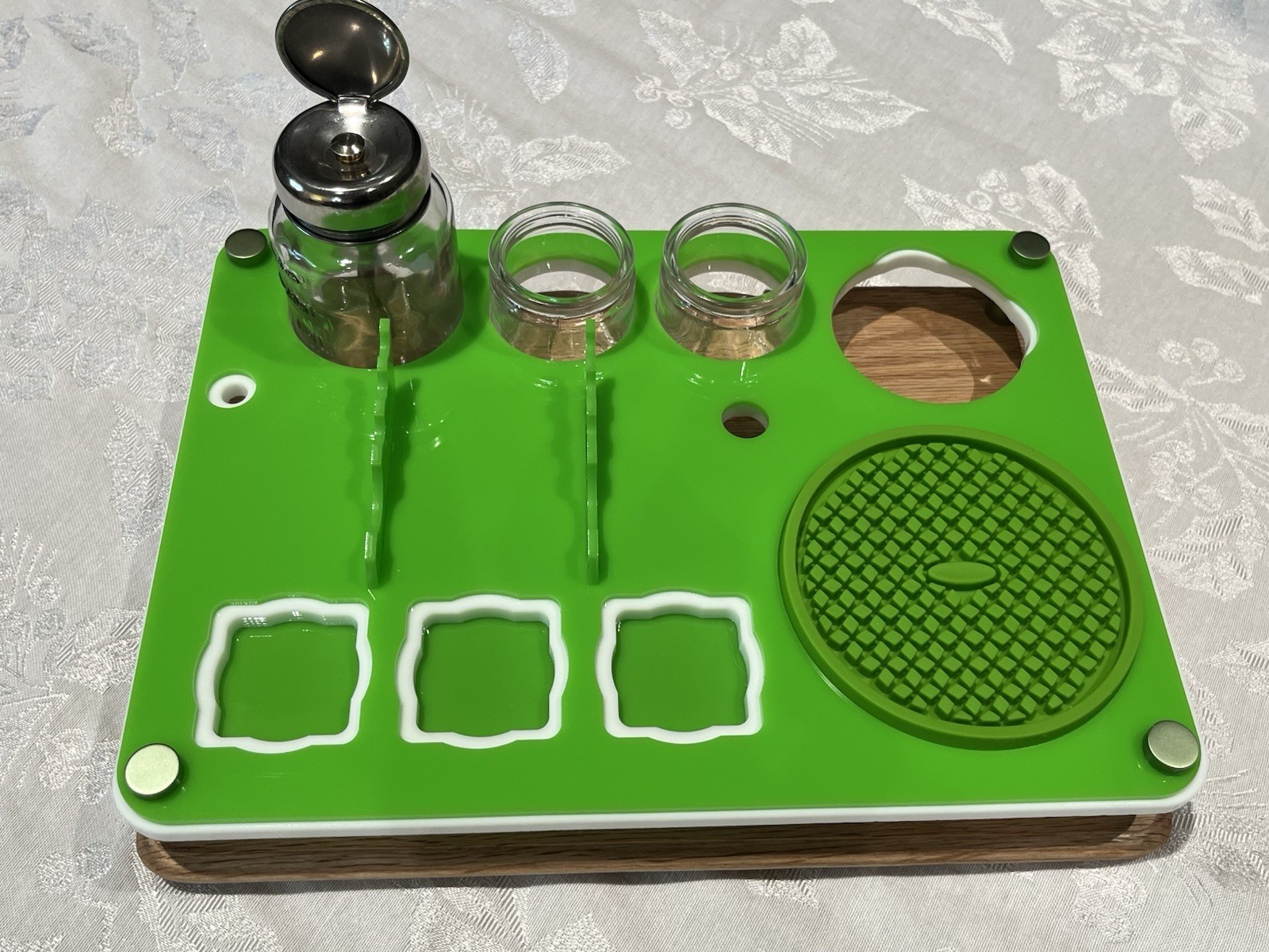 Bomb Erig Concentrate Dab Station In Wood And Acrylic For Lime Green Magloud