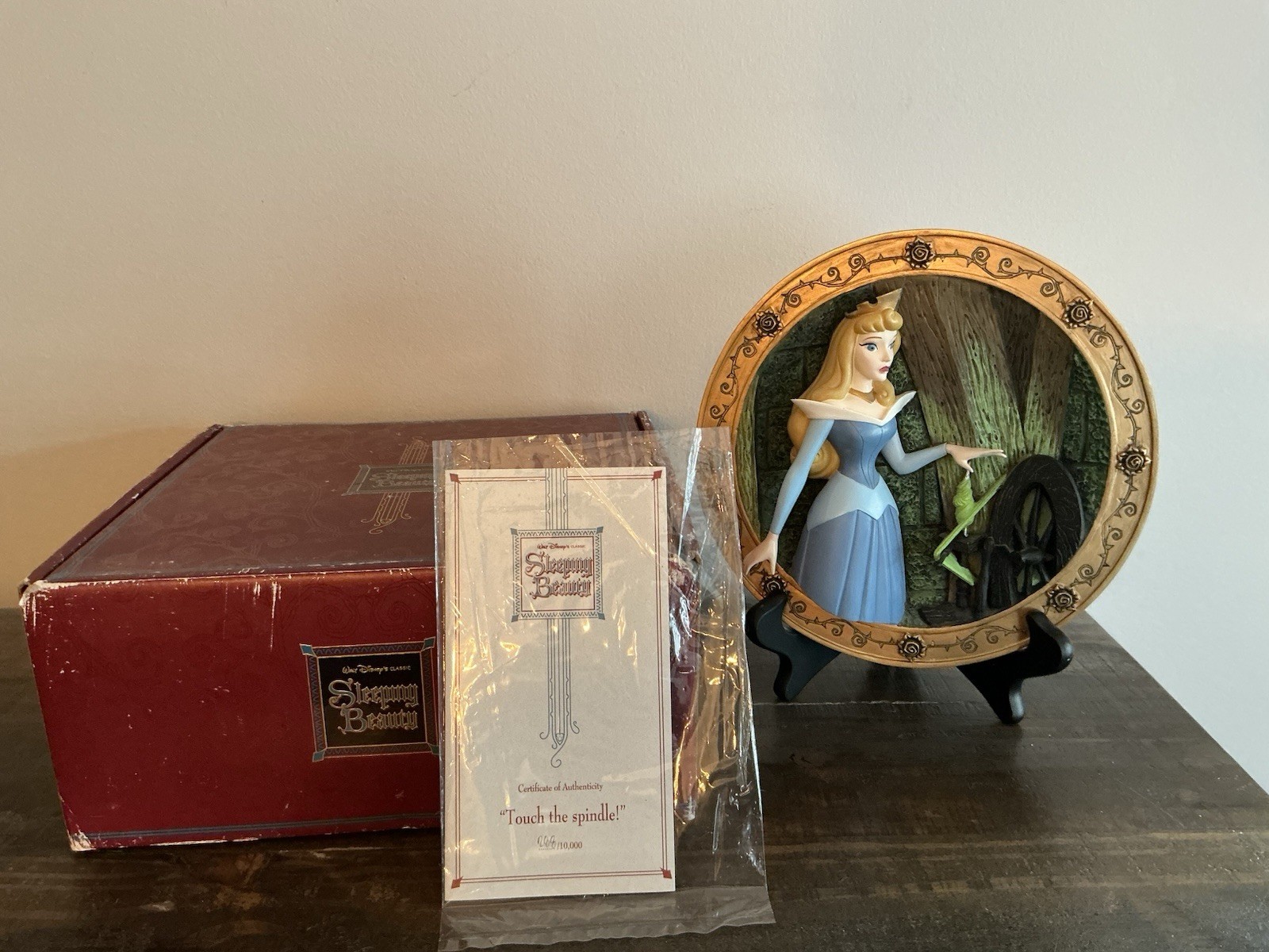 Disney RARE LE 288/10,000 Sleeping Beauty Disney RARE LE 288/10,000 Sleeping Beauty
