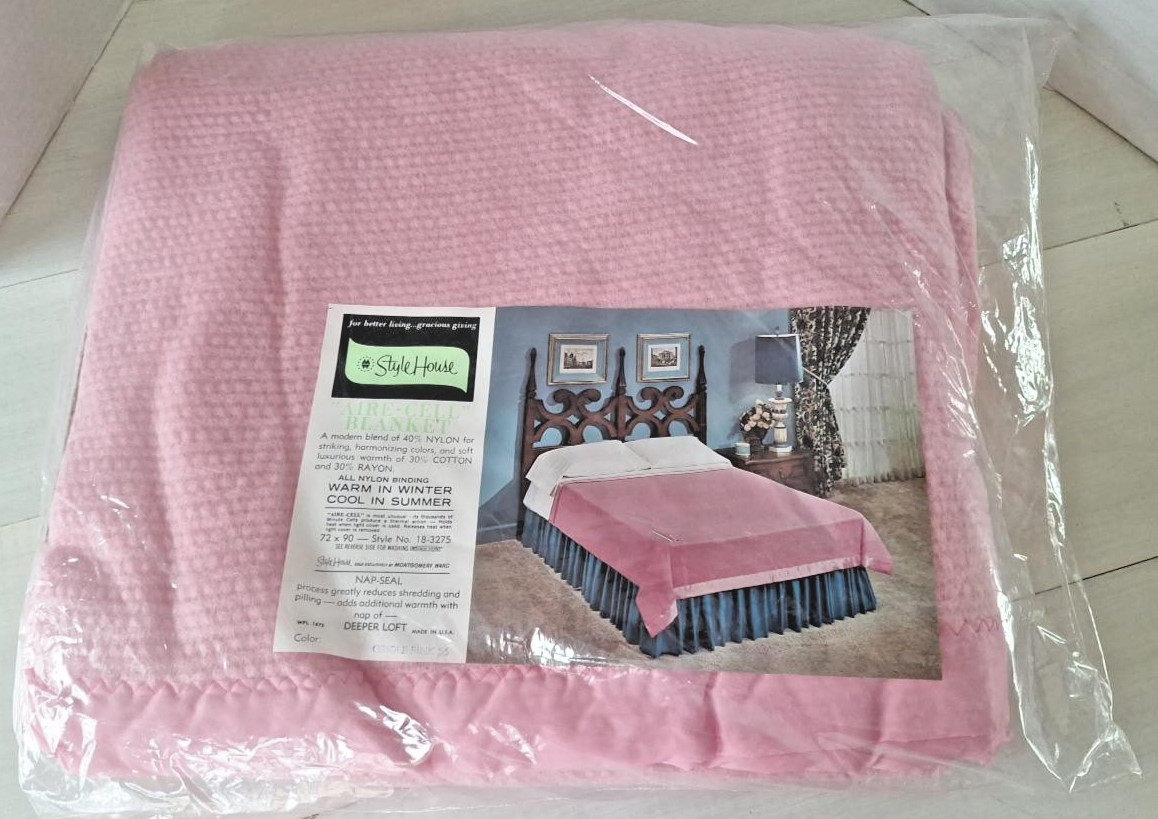 Vintage Montgomery Ward Style House Aire-Cell Pink Blanket Waffle 72x90 NOS USA