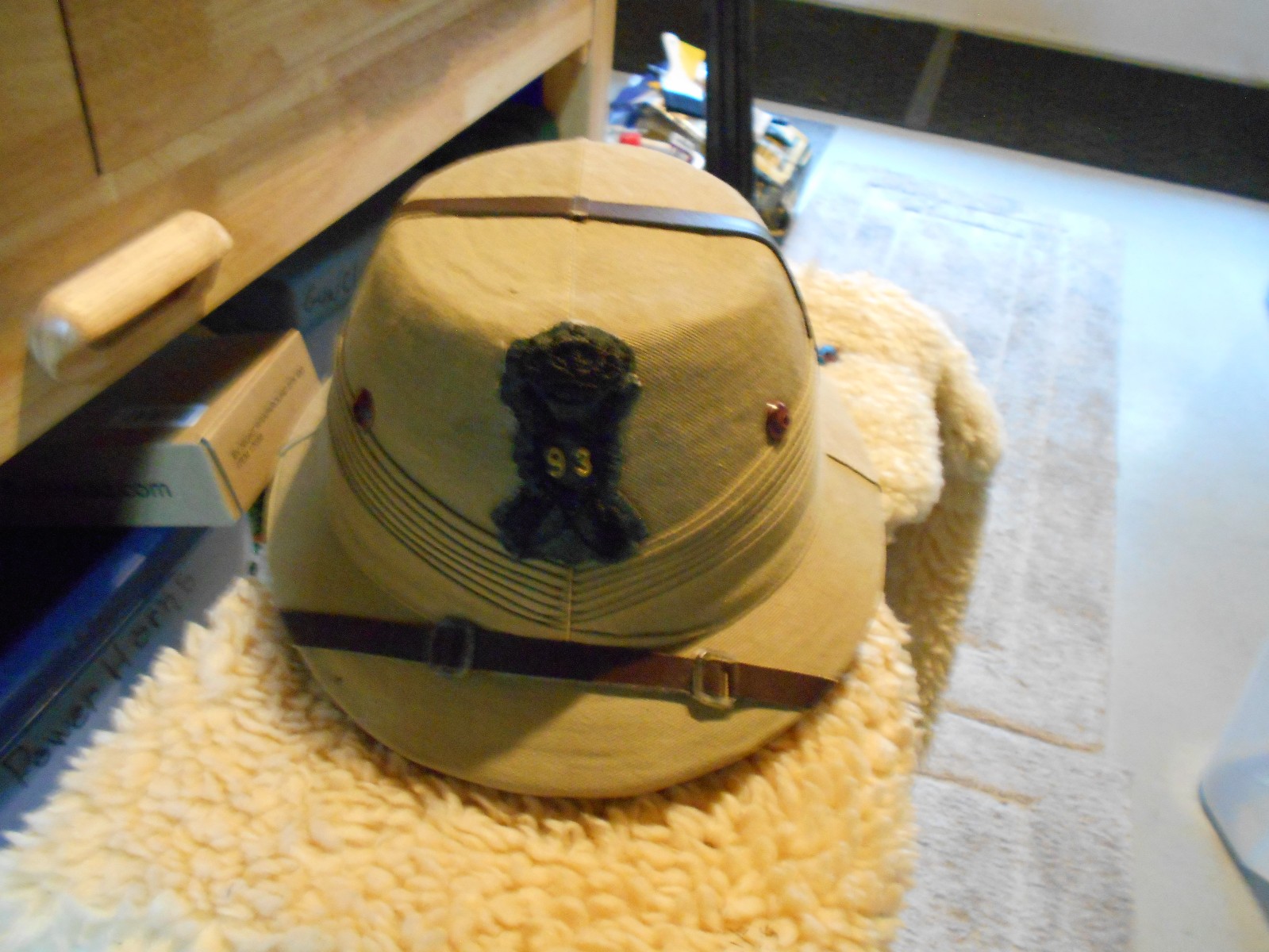 Oringinal WW2 Italian army pith helmet