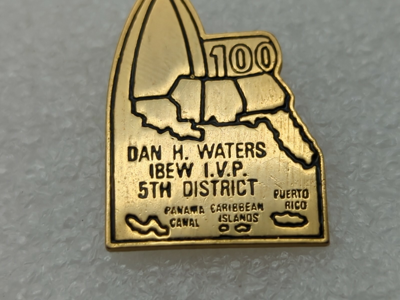 VINTAGE IBEW LOCAL LAPEL PIN UNION LU 5TH DISTRICT 
