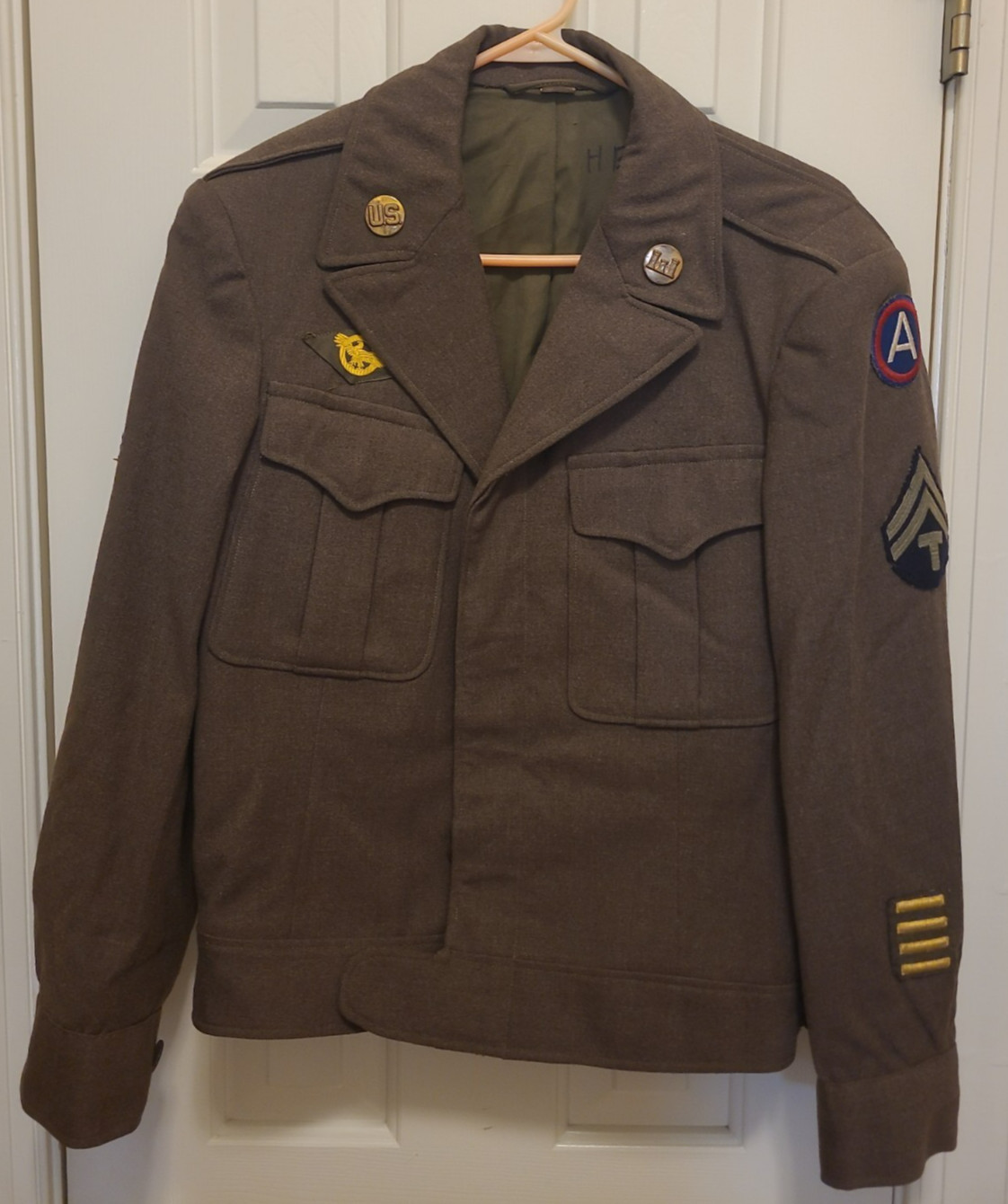Vintage WW2 US Army Eisenhower Jacket, size 36R w/ combat bars.  M-1944 Jacket