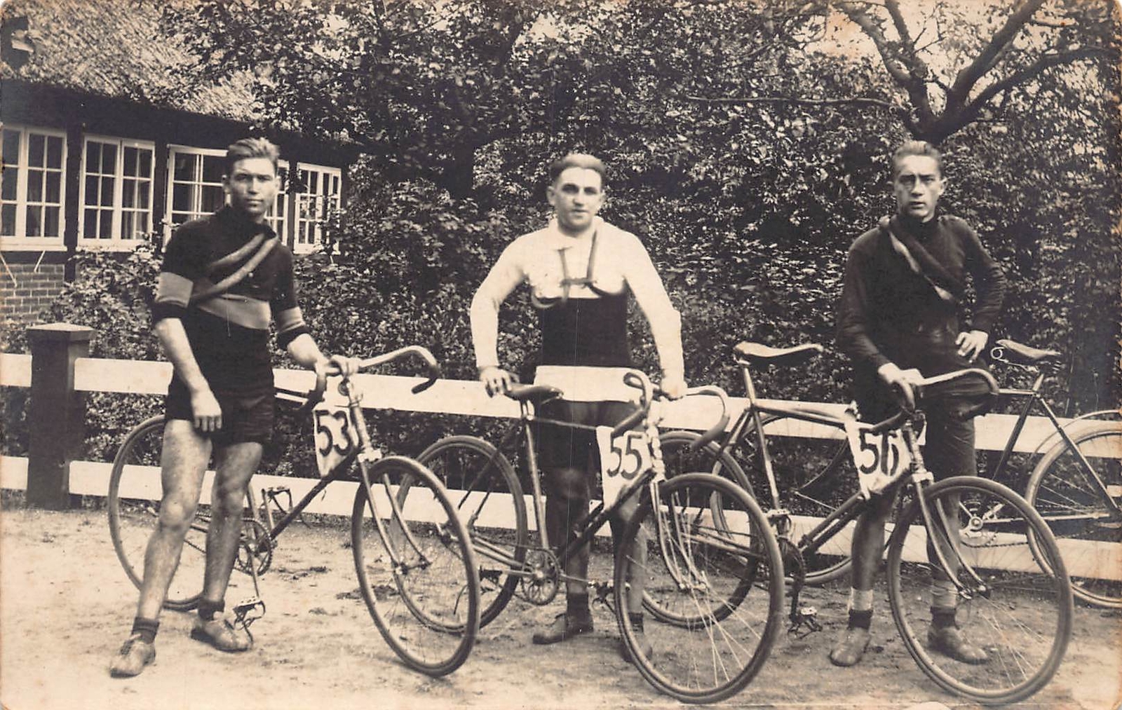 J86/ Interesting RPPC Postcard c1910 Early Bicycle Race Racers Riders 384
