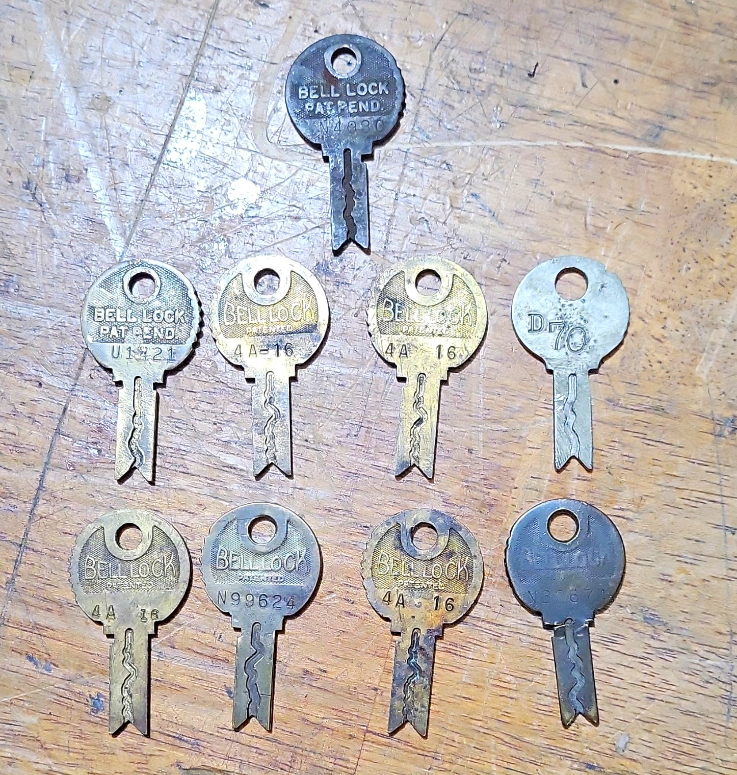 Bell Lock & Mills Novelty Co Key Lot Of 9