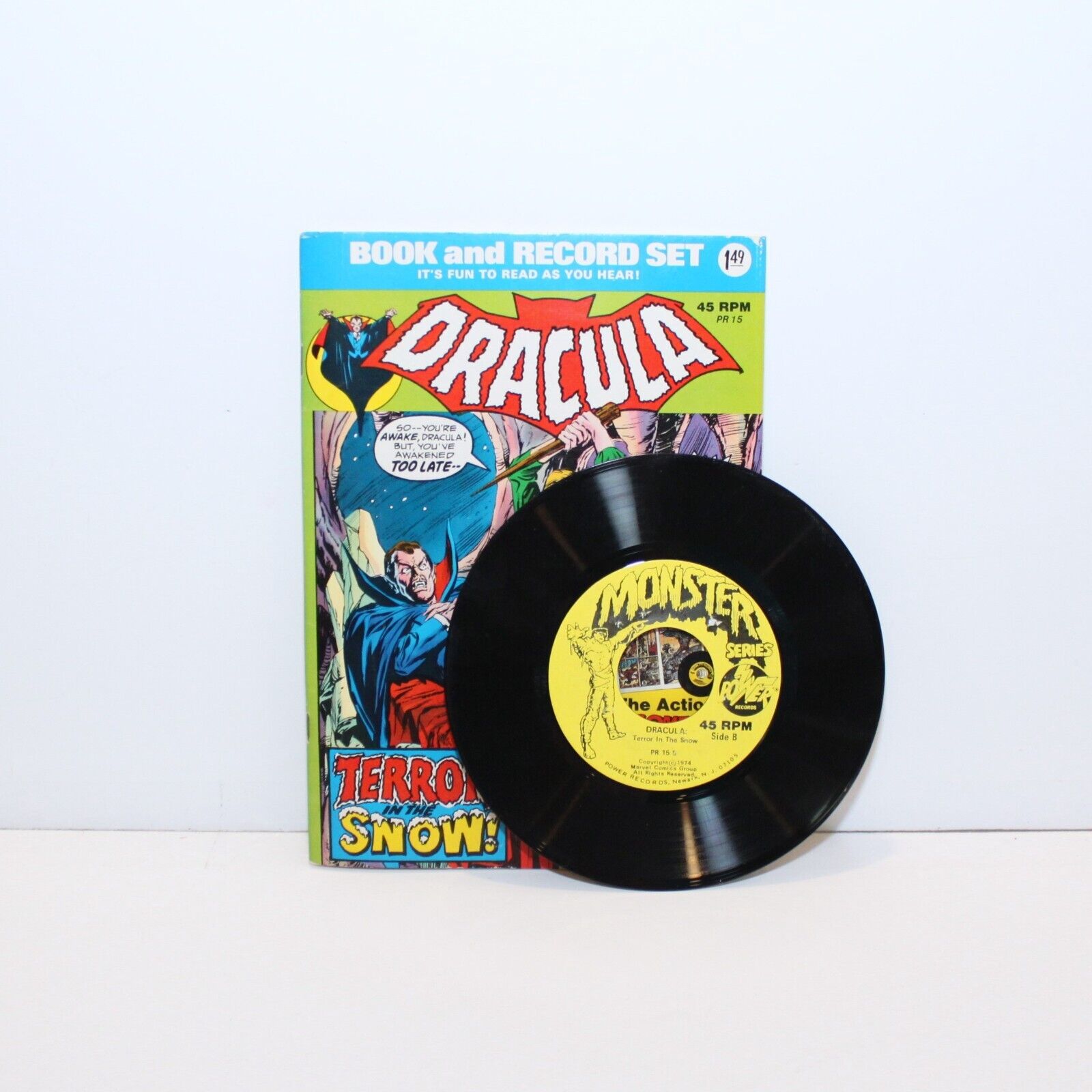 Vintage 1974 MARVEL DRACULA Comic book w/Power Records 45 rpm RECORD EUC