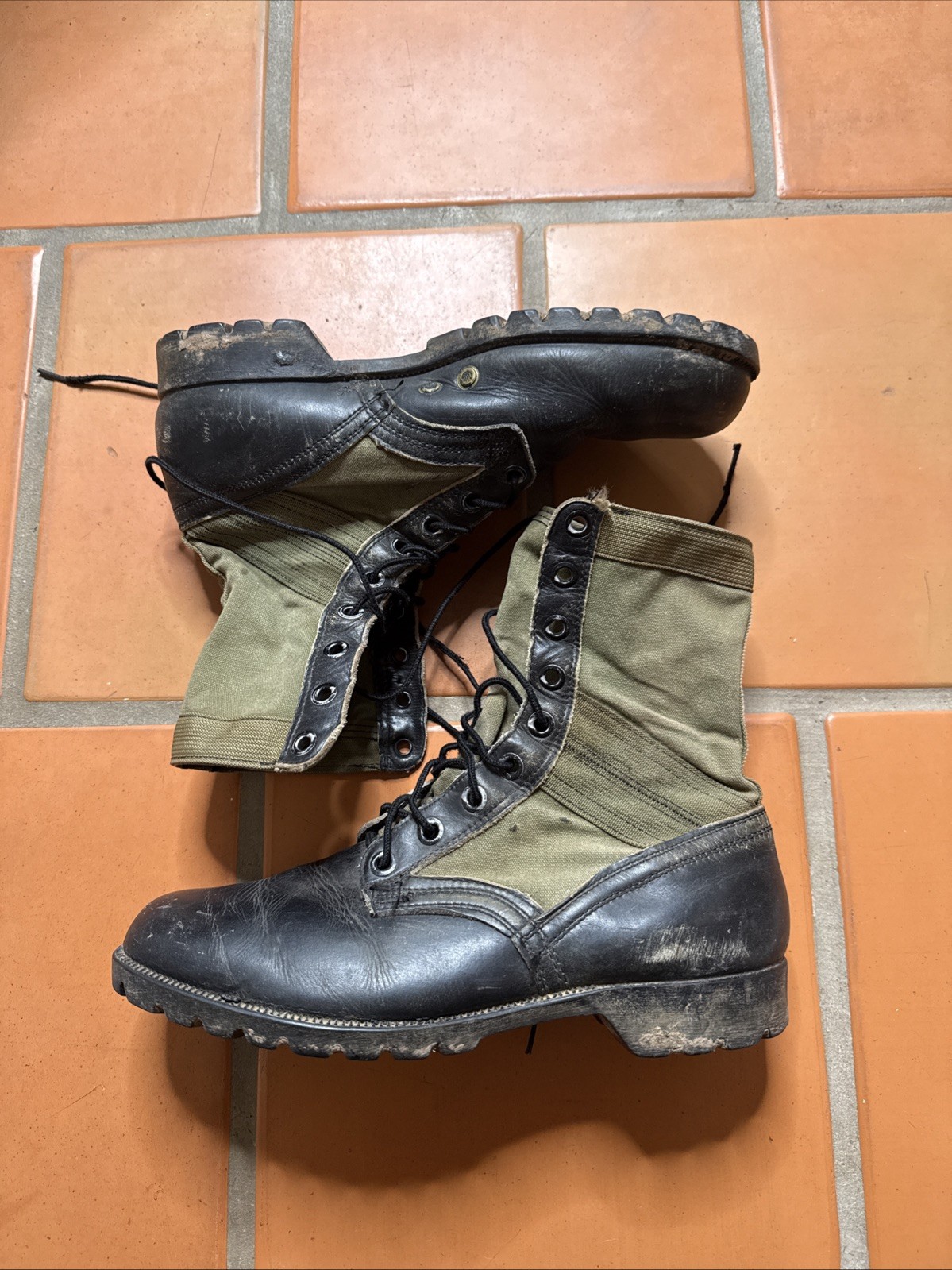 Vietnam War Era US Army Jungle Boots Black Leather OD Green Canvas Size 10W Wide Vietnam War Era US Army Jungle Boots Black Leather OD Green Canvas Size 10W Wide
