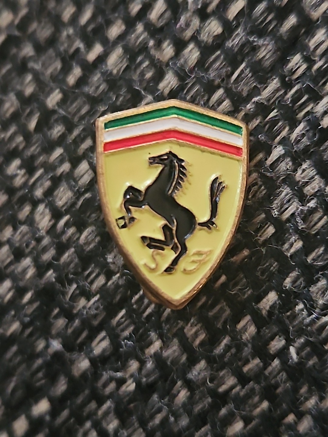 FERRARI - RARE VINTAGE PIN - PRIVATE COLLECTION O.M.E.A MILANO- 1/2